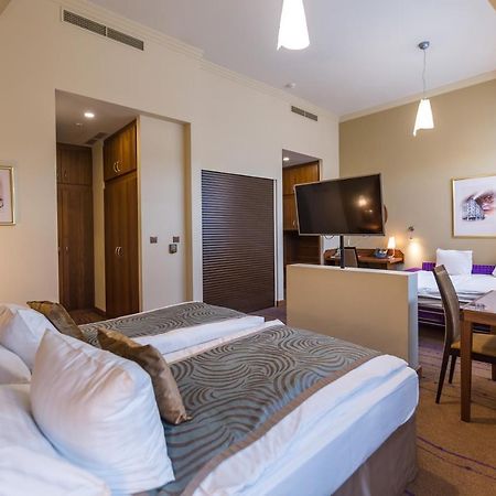 Merchants Crown Suites And Spa Praha Exteriér fotografie Suite