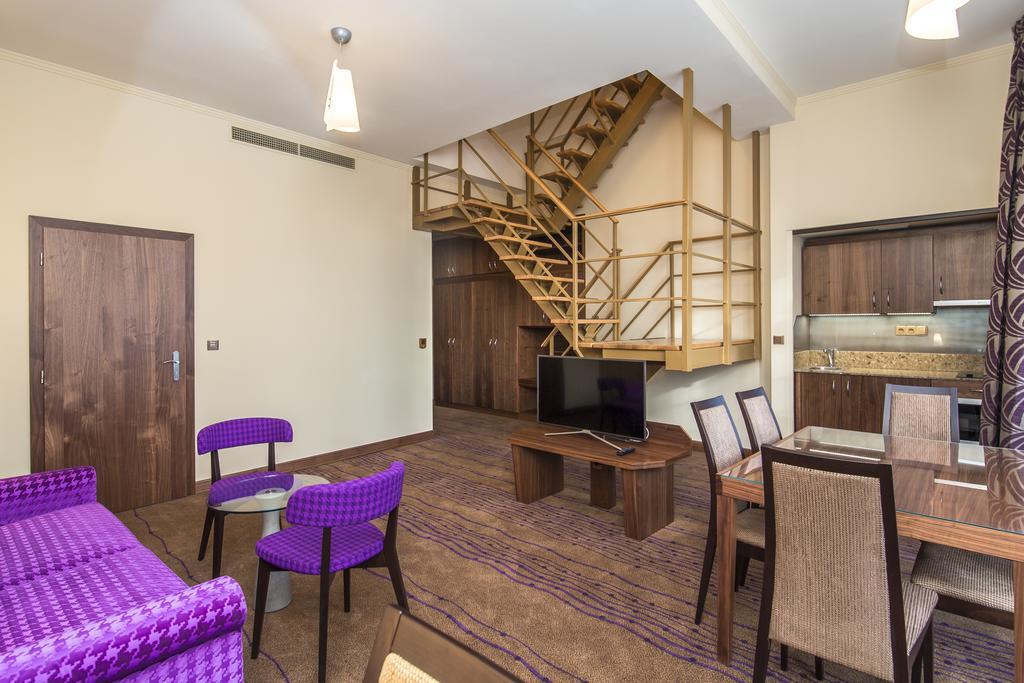 Merchants Crown Suites And Spa Praha Exteriér fotografie A typical apartment