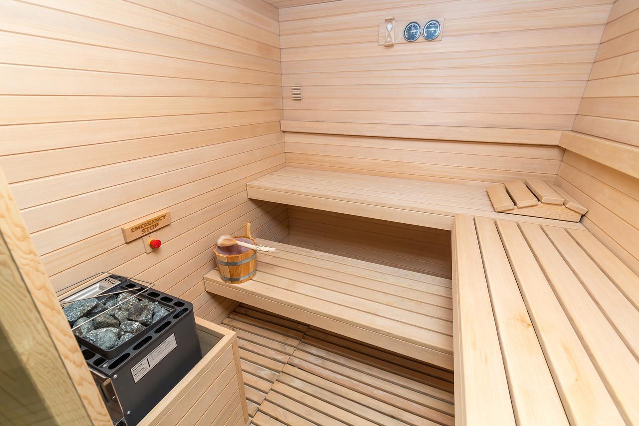 Merchants Crown Suites And Spa Praha Exteriér fotografie A Finnish sauna