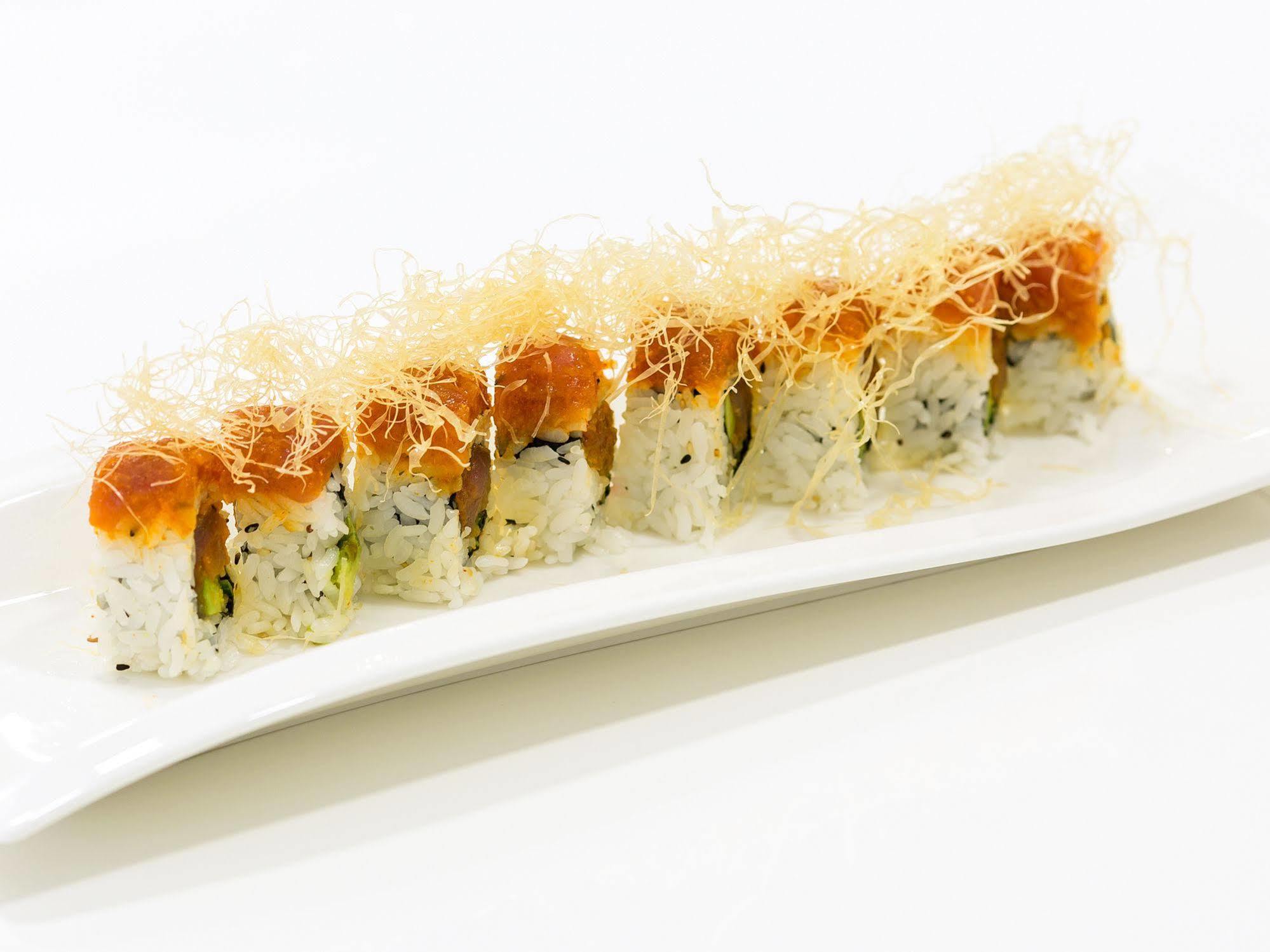 Merchants Crown Suites And Spa Praha Exteriér fotografie A sushi roll
